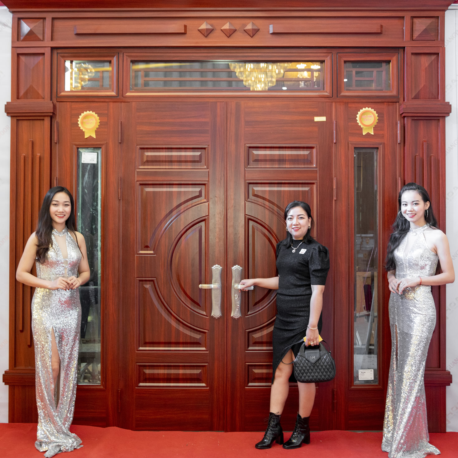 Cửa thép vân gỗ